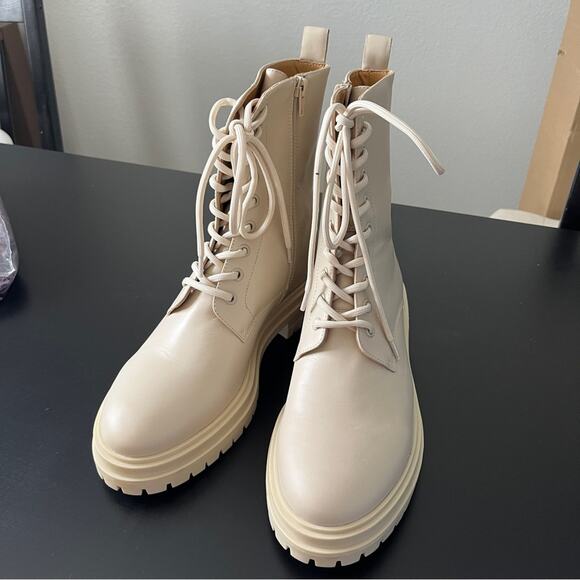 NWT Tony Bianco Lug Sole Lace Up Boots Cream - Picture 8 of 12